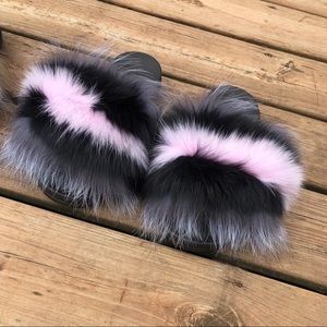 NEW 😮 FOX FUR Slides“ TAFFY “ 💕👑